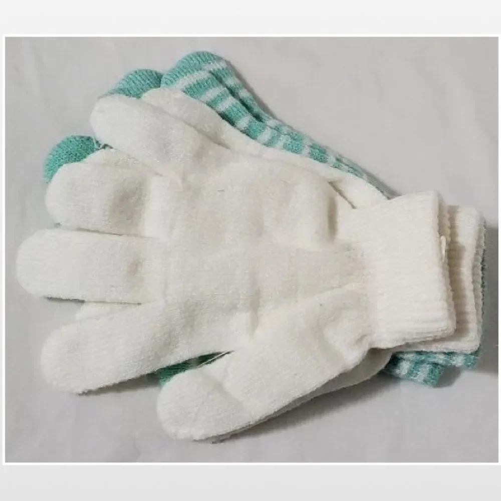 New 2 Pair Gloves Women’s Knit White Green Striped Warm Stretchy NWT